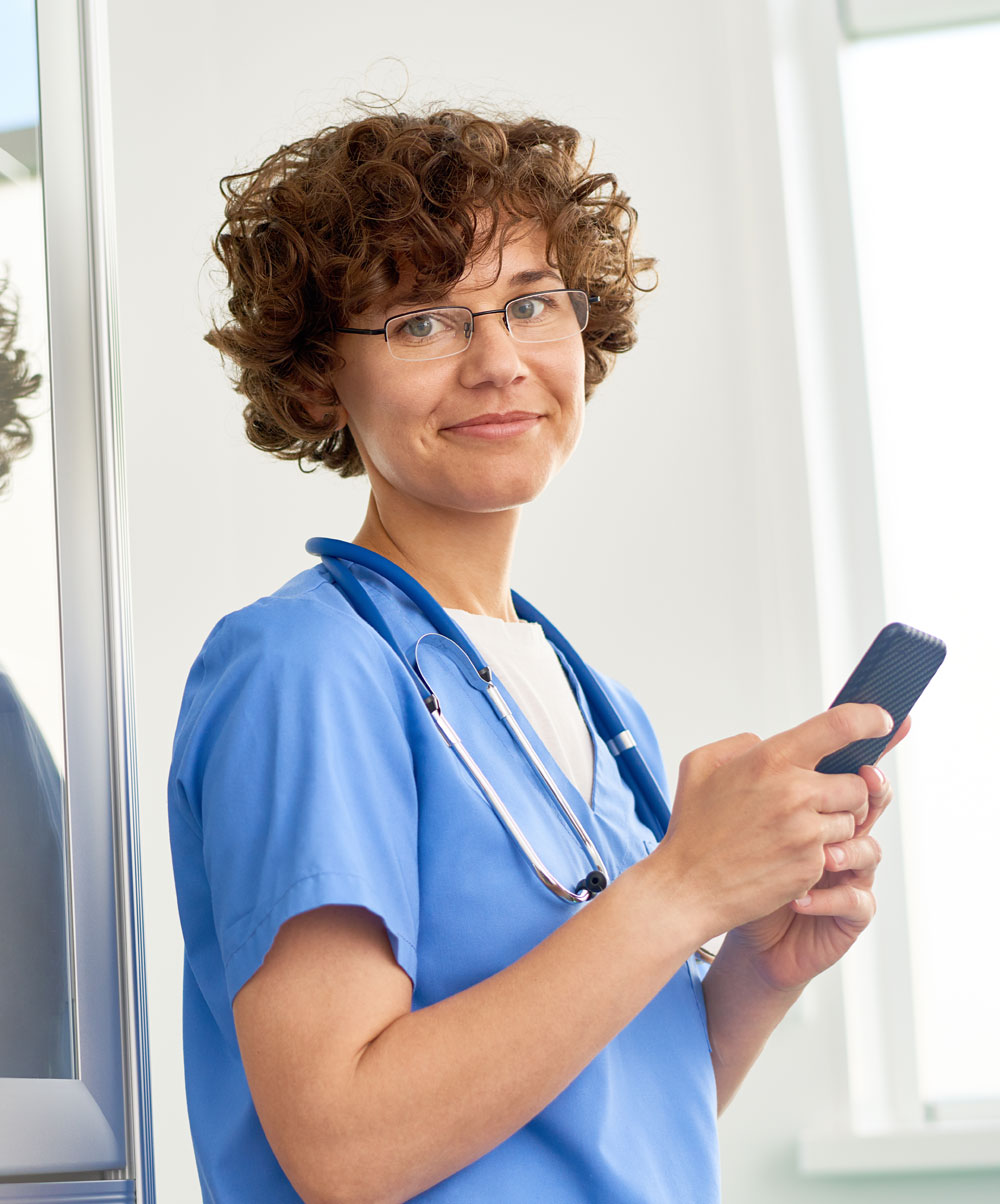 physician-with-mobile-phone